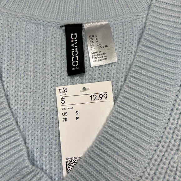 H&M Light Blue Sleeveless Sweater - Picture 8 of 8